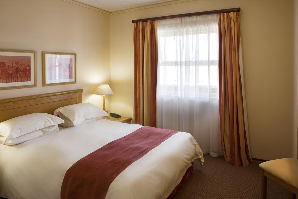 Brookes Hill Suites Hotel Port Elizabeth Exterior foto